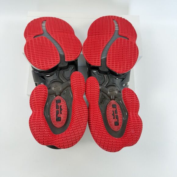 Athletic_Shoes